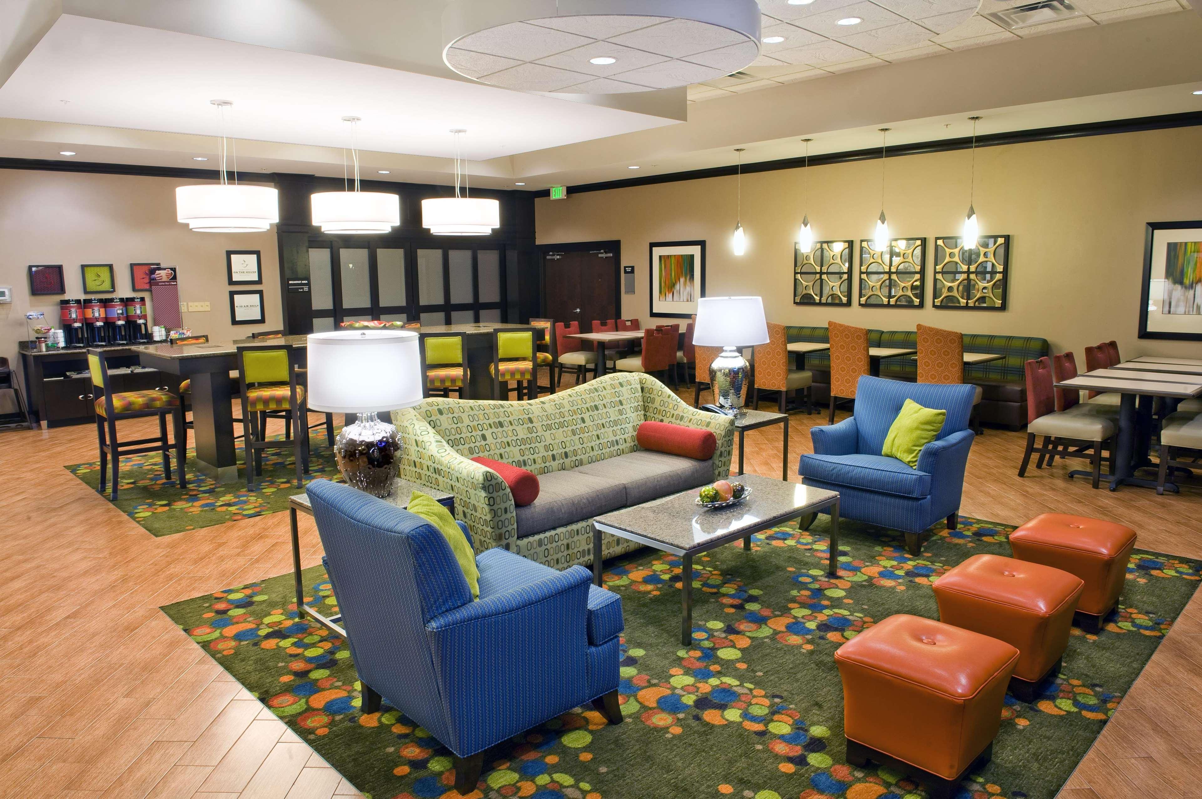 Hampton Inn Evansville Airport Экстерьер фото