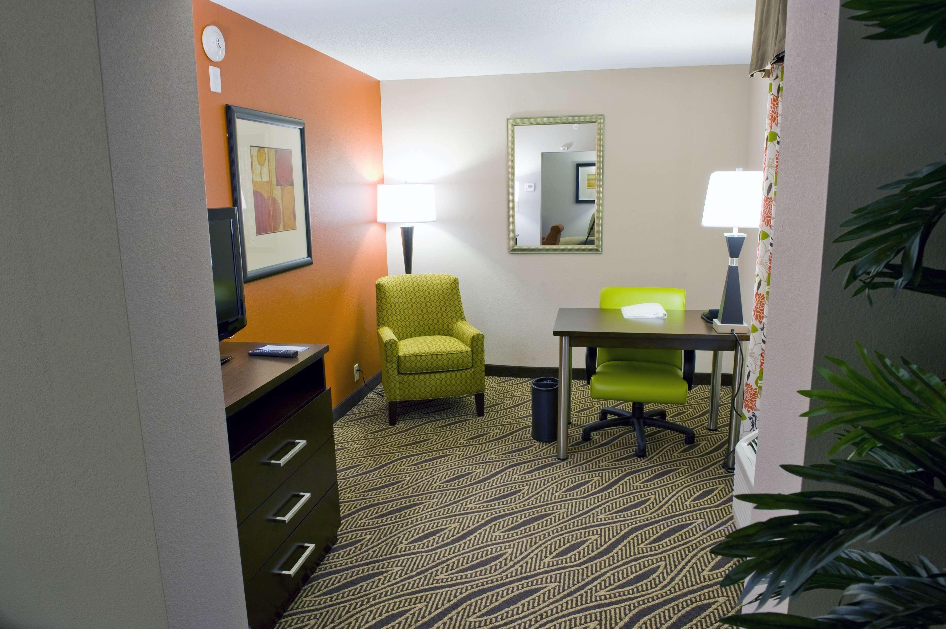 Hampton Inn Evansville Airport Экстерьер фото