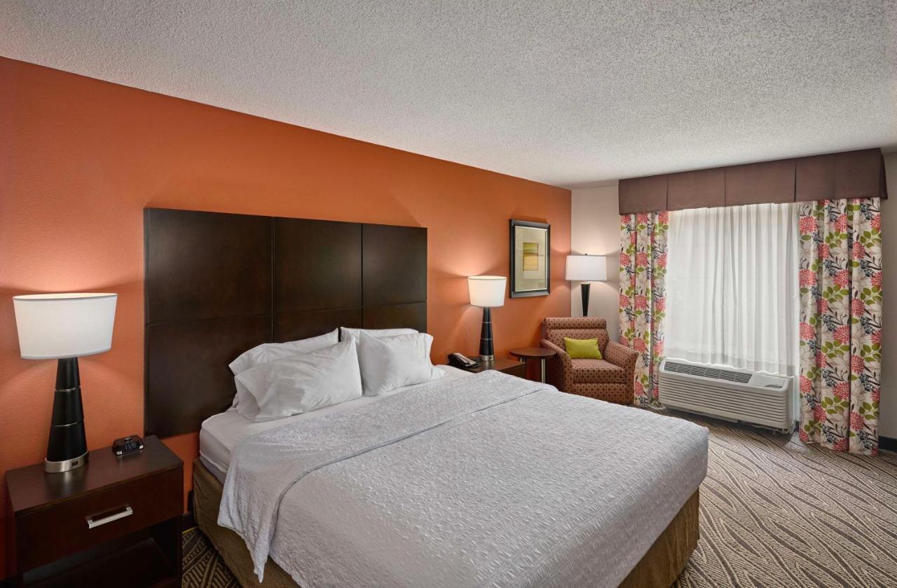 Hampton Inn Evansville Airport Экстерьер фото