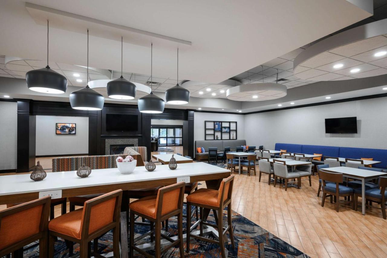 Hampton Inn Evansville Airport Экстерьер фото