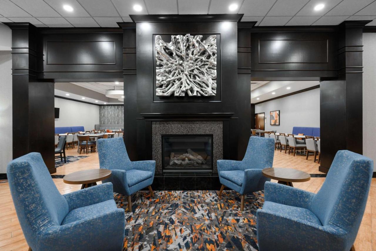 Hampton Inn Evansville Airport Экстерьер фото