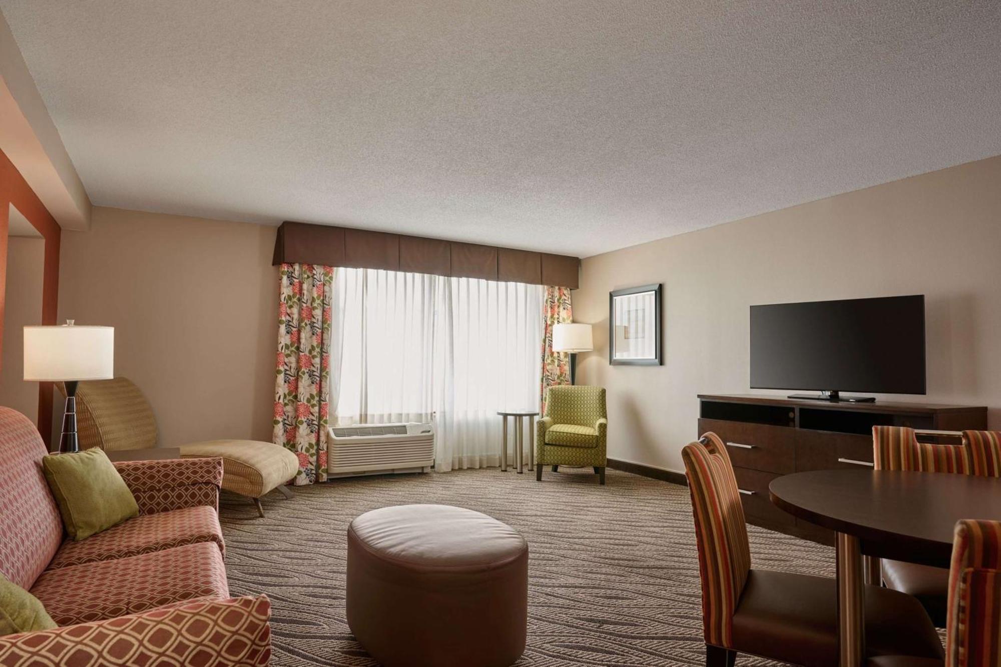 Hampton Inn Evansville Airport Экстерьер фото