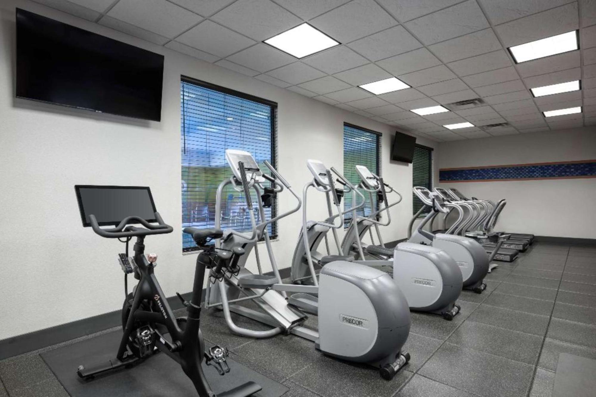 Hampton Inn Evansville Airport Экстерьер фото
