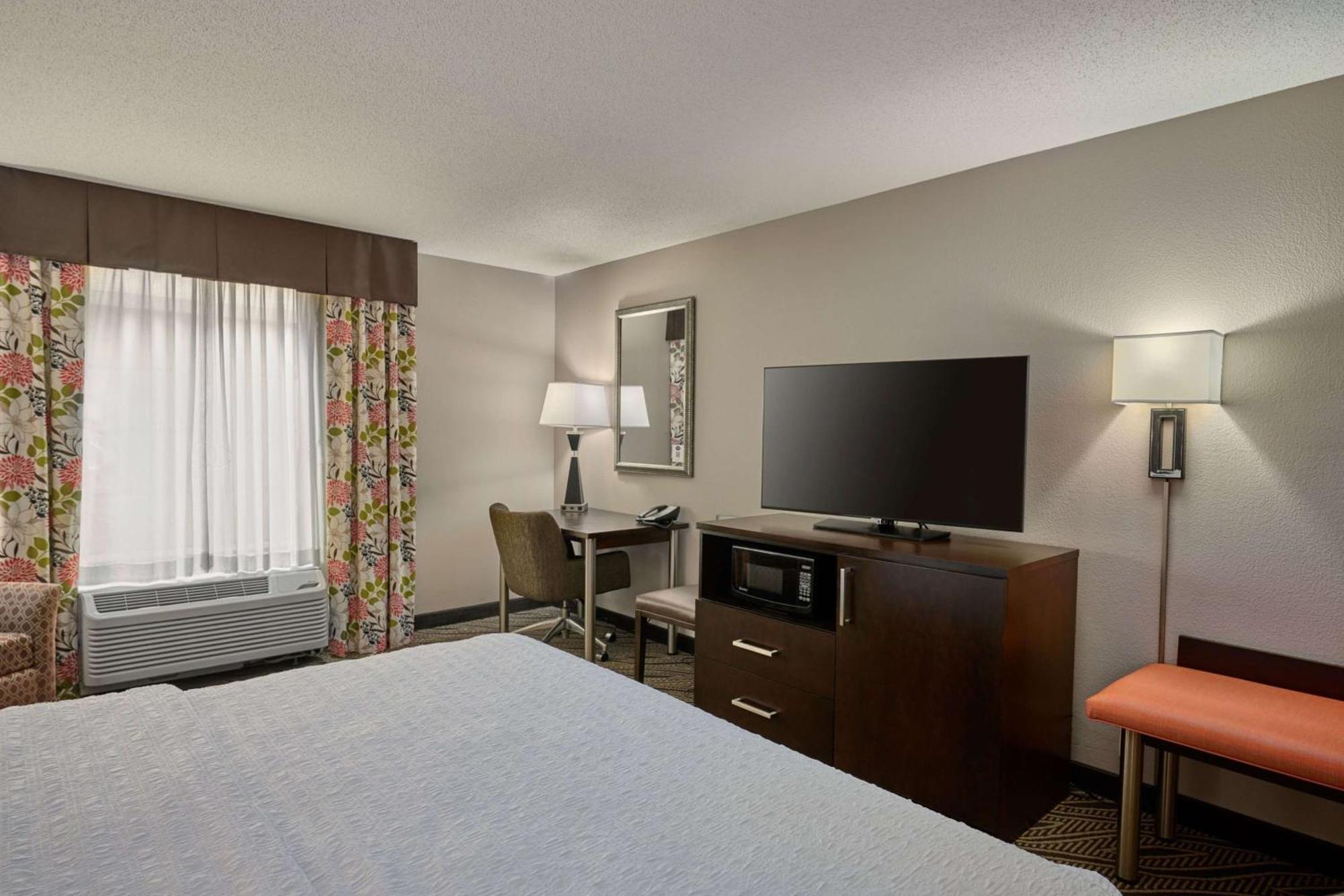 Hampton Inn Evansville Airport Экстерьер фото