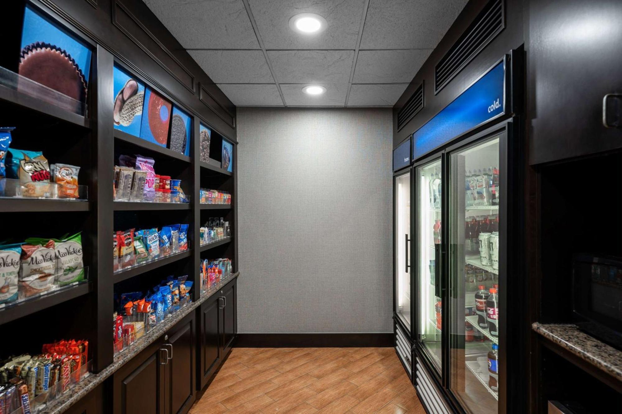 Hampton Inn Evansville Airport Экстерьер фото